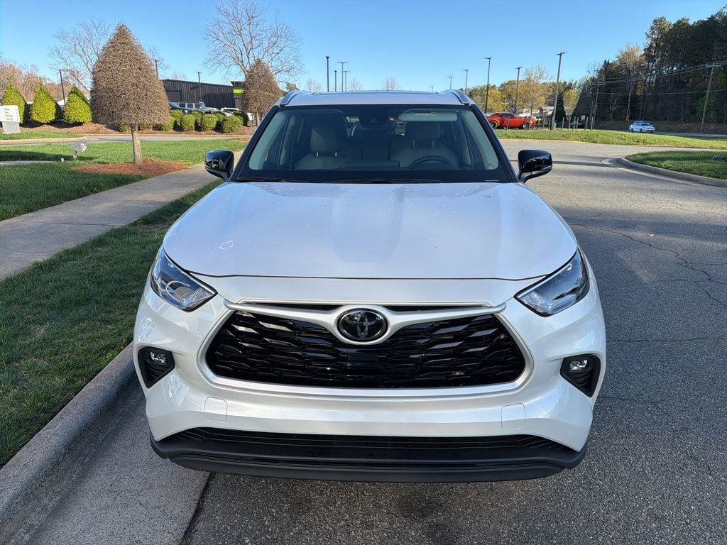 Used 2026 Toyota Highlander XLE image 7