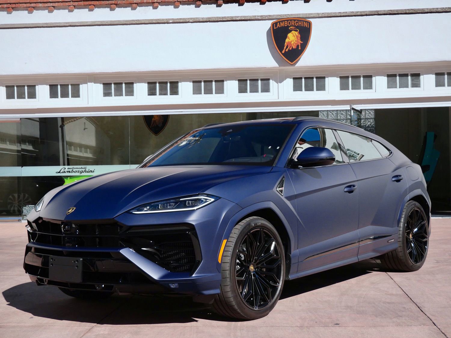 Used 2025 Lamborghini Urus SE image 12