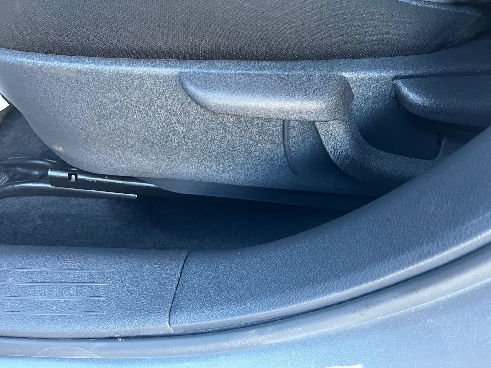 Used 2025 Nissan Versa SV FWD image 22