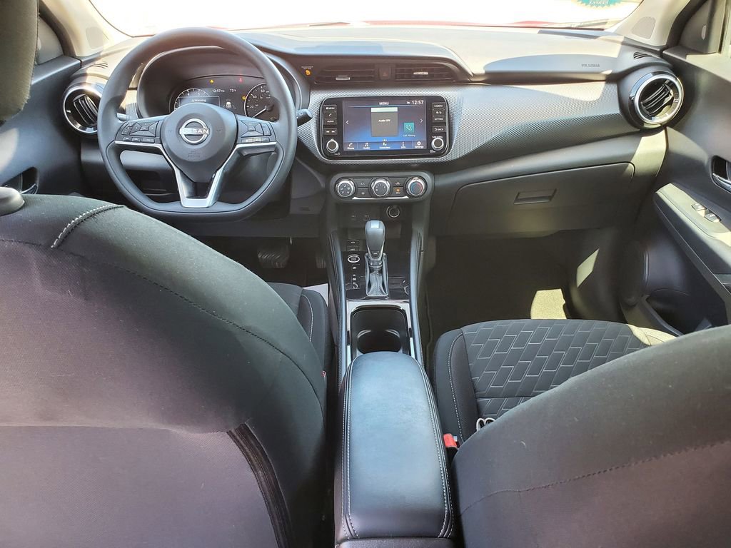 Used 2024 Nissan Kicks SV w/ Interior Electronics Package FWD image 11