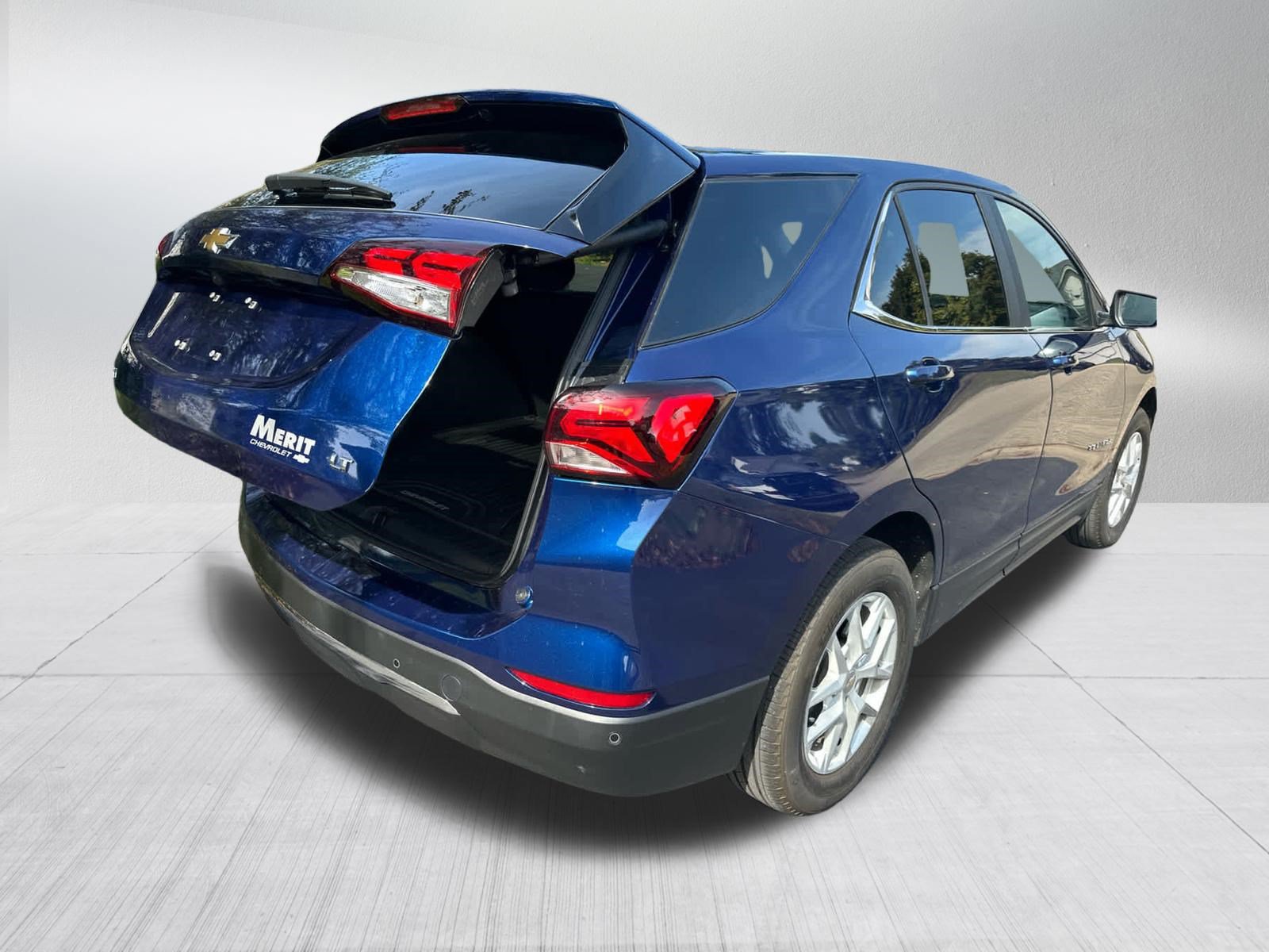 Used 2023 Chevrolet Equinox LT FWD image 3