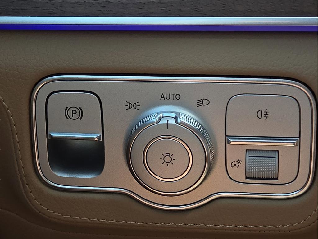 New 2026 Mercedes-Benz GLS 450 4MATIC image 21