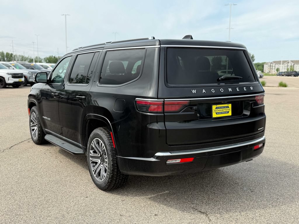 Used 2024 Jeep Wagoneer Series II w/ Flexible Seating Group AWD/4WD image 8