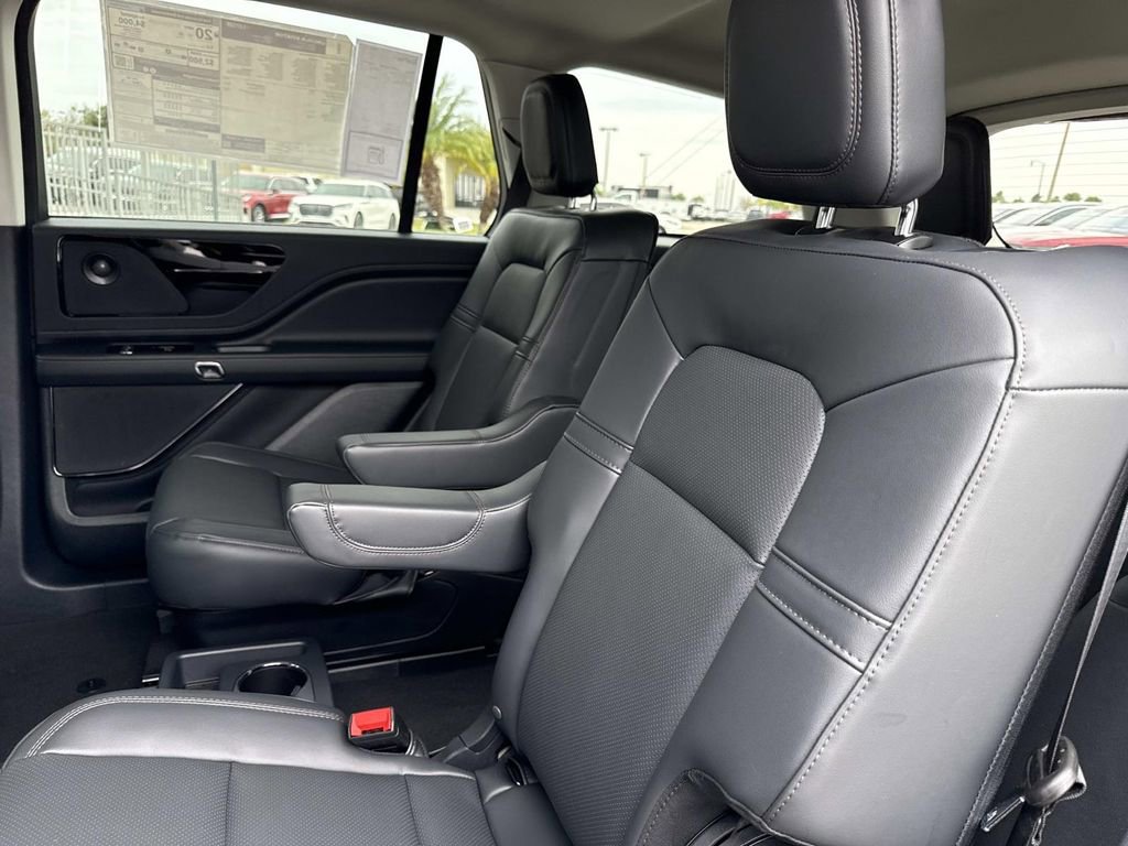 New 2026 Lincoln Aviator AWD image 14