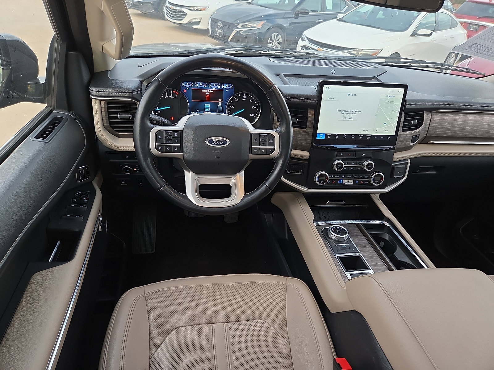 Used 2023 Ford Expedition Limited image 11