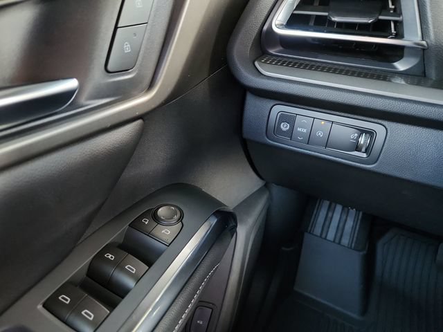 New 2027 Chevrolet Traverse LT w/ Driver Confidence Package FWD image 23