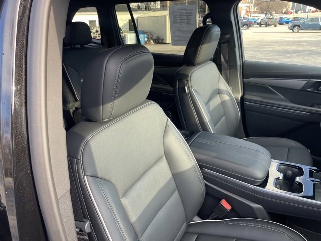 Used 2025 Buick Enclave Preferred image 34