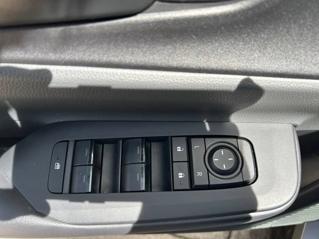 Used 2026 Toyota Prius LE FWD image 11