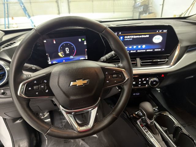 Certified 2025 Chevrolet Trax LT w/ LT Convenience Package FWD image 17