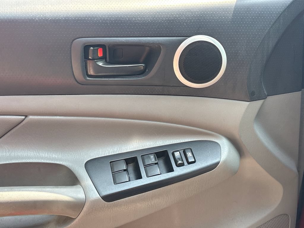 Used 2013 Toyota Tacoma PreRunner w/ TRD Sport Pkg RWD image 17