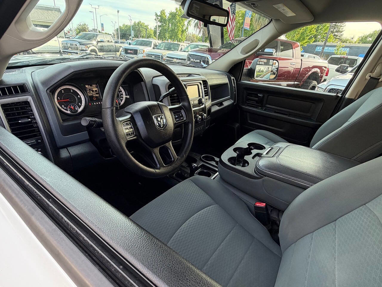 Used 2016 RAM 3500 Tradesman w/ Chrome Appearance Group image 17