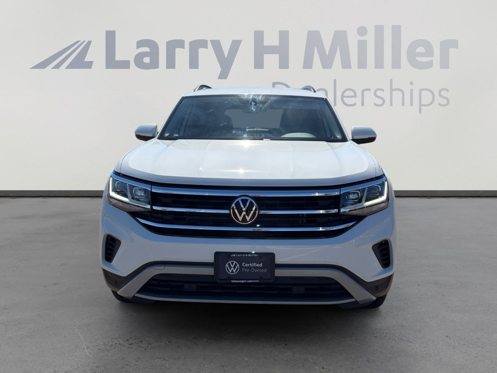Used 2023 Volkswagen Atlas SE w/ Black Wheel Package AWD/4WD image 9