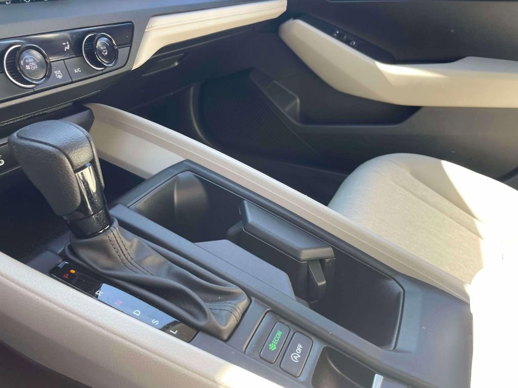 Certified 2025 Honda Accord LX image 31