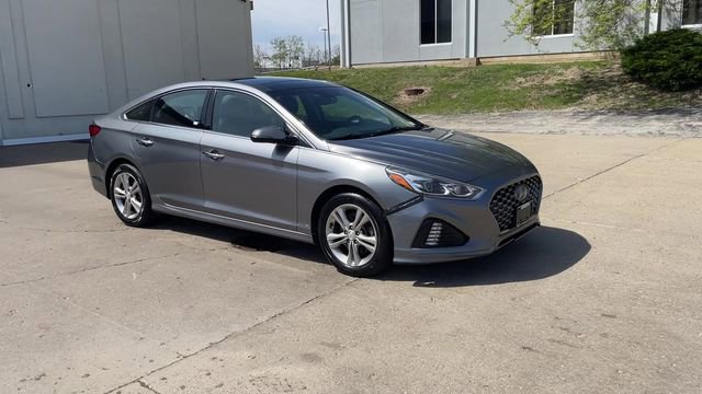Used 2019 Hyundai Sonata Limited w/ Ultimate Package 04 FWD image 2