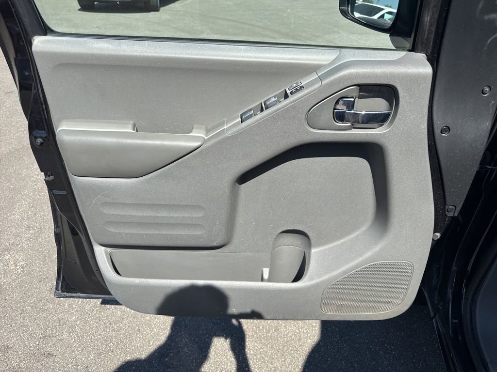 Used 2016 Nissan Frontier SV w/ SV Value Truck Package AWD/4WD image 22