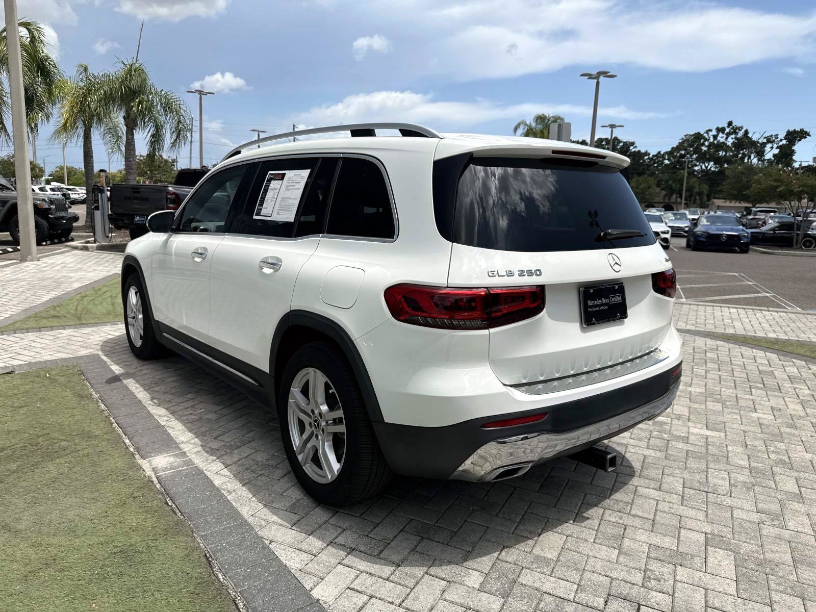 Certified 2021 Mercedes-Benz GLB 250 4MATIC image 4