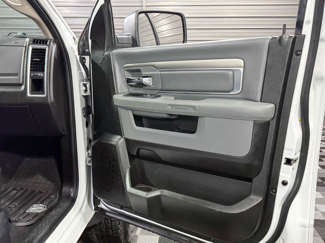 Used 2019 RAM 1500 Classic SLT w/ Protection Group image 33