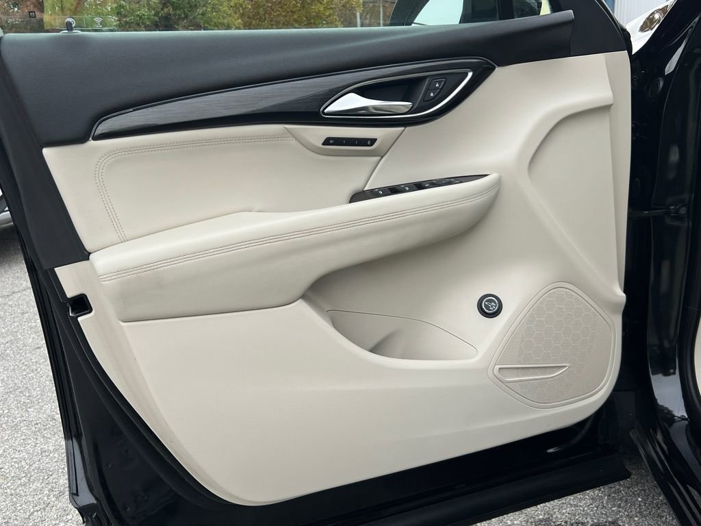 Used 2022 Buick Envision Essence w/ Safety Package image 21
