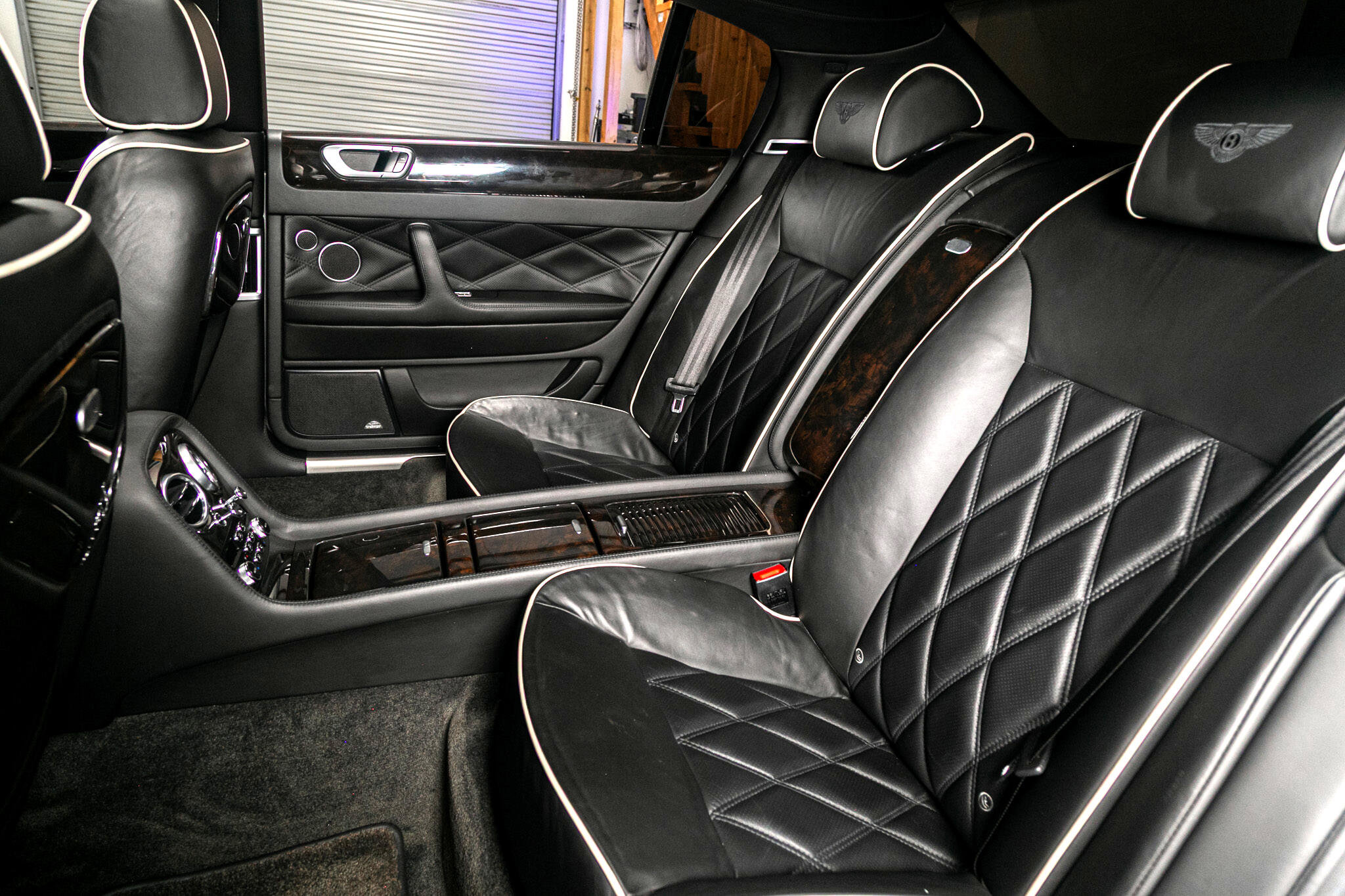 Used 2009 Bentley Flying Spur Flying Spur Speed w/ Convenience Specification Pkg image 28