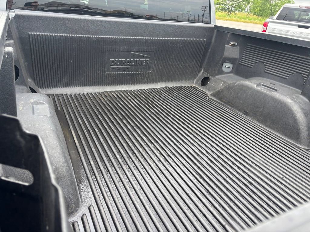 Used 2020 Chevrolet Silverado 1500 LT RWD image 28