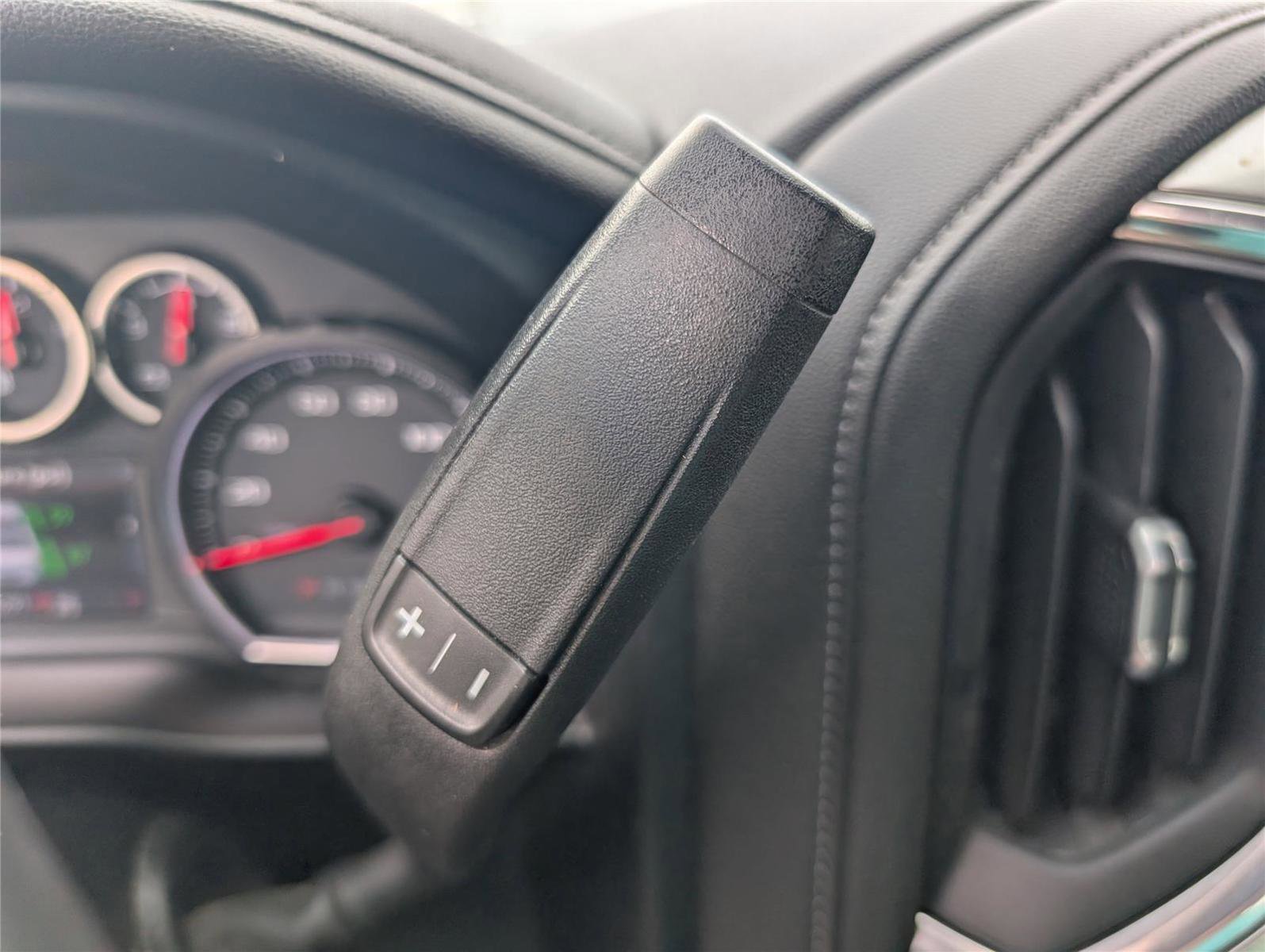 Used 2020 Chevrolet Silverado 2500 LTZ w/ LTZ Convenience Package image 22