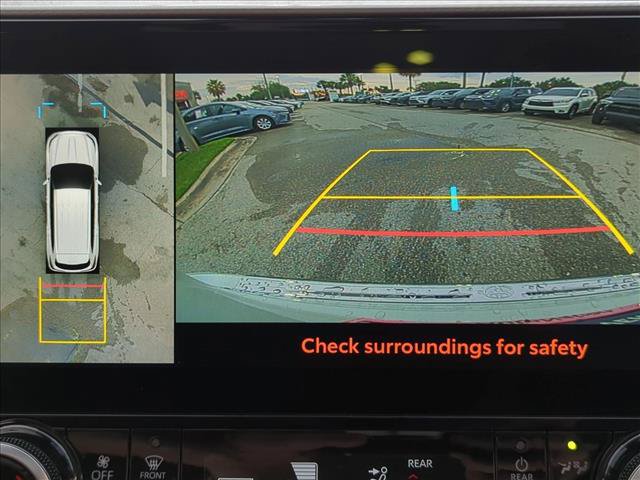 Certified 2024 Toyota Highlander Platinum FWD image 13