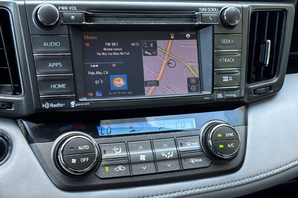 Used 2014 Toyota RAV4 Limited w/ Technology Package FWD image 20
