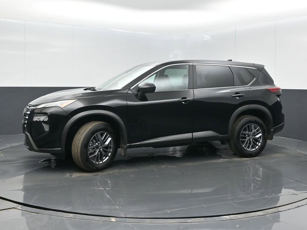 Used 2025 Nissan Rogue S image 4