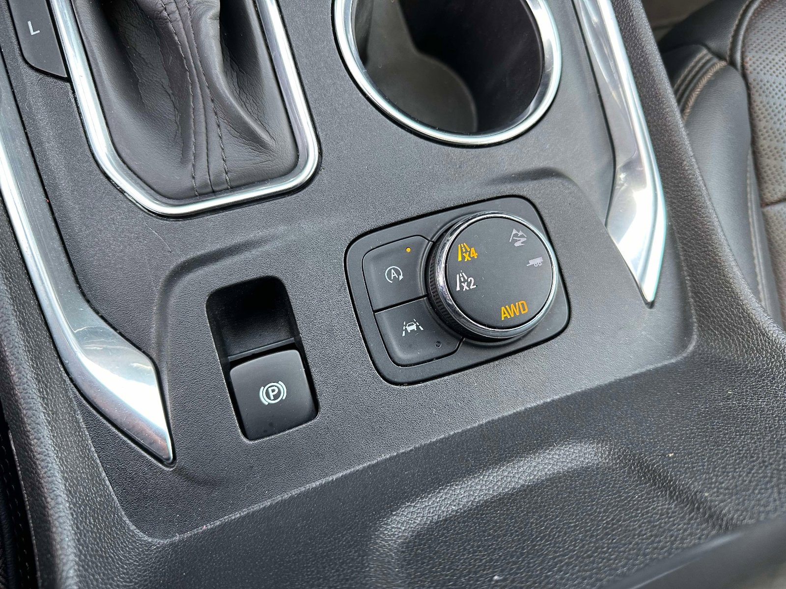 Used 2022 Chevrolet Traverse High Country image 34