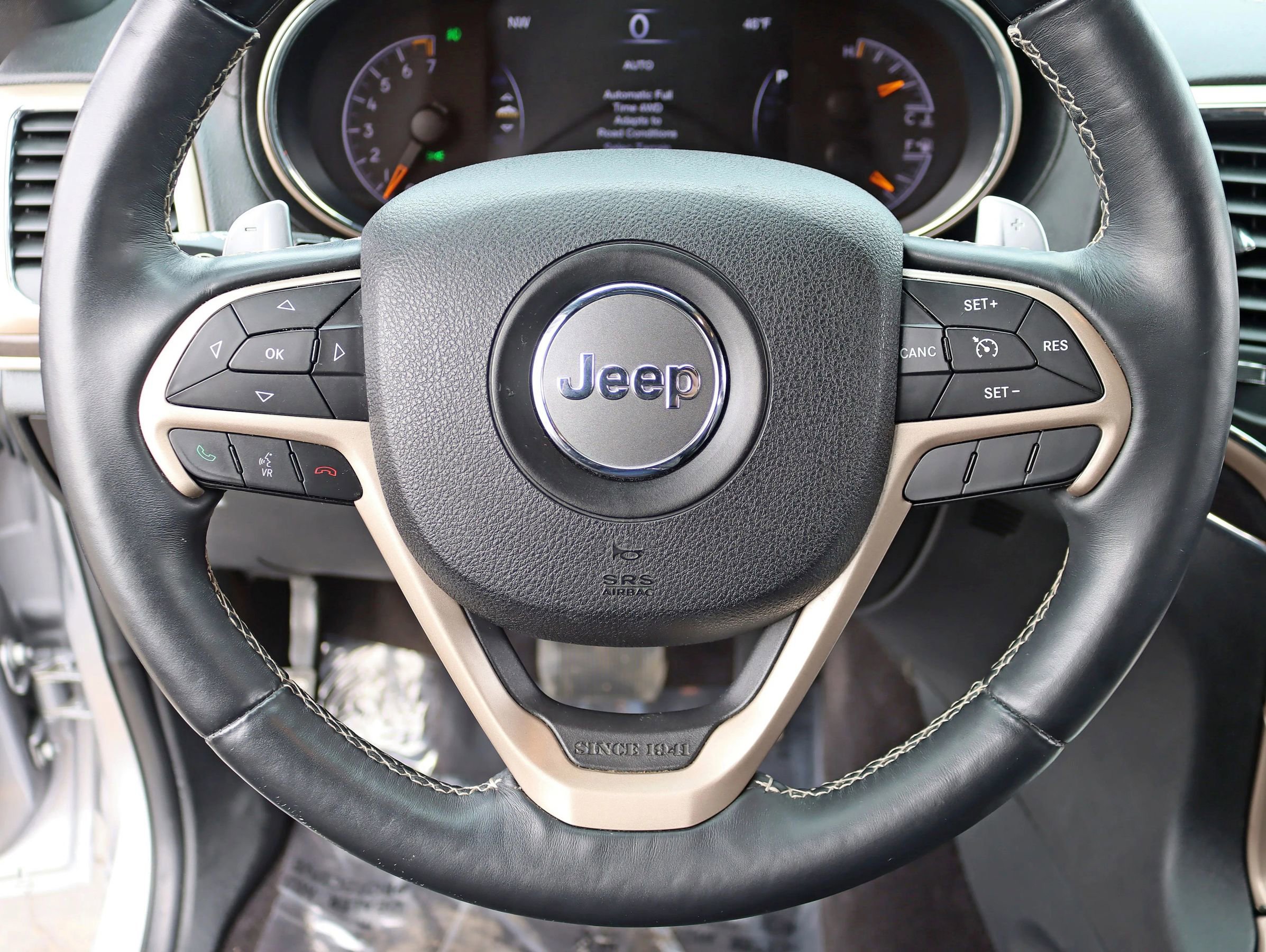 Used 2017 Jeep Grand Cherokee Overland AWD/4WD image 19