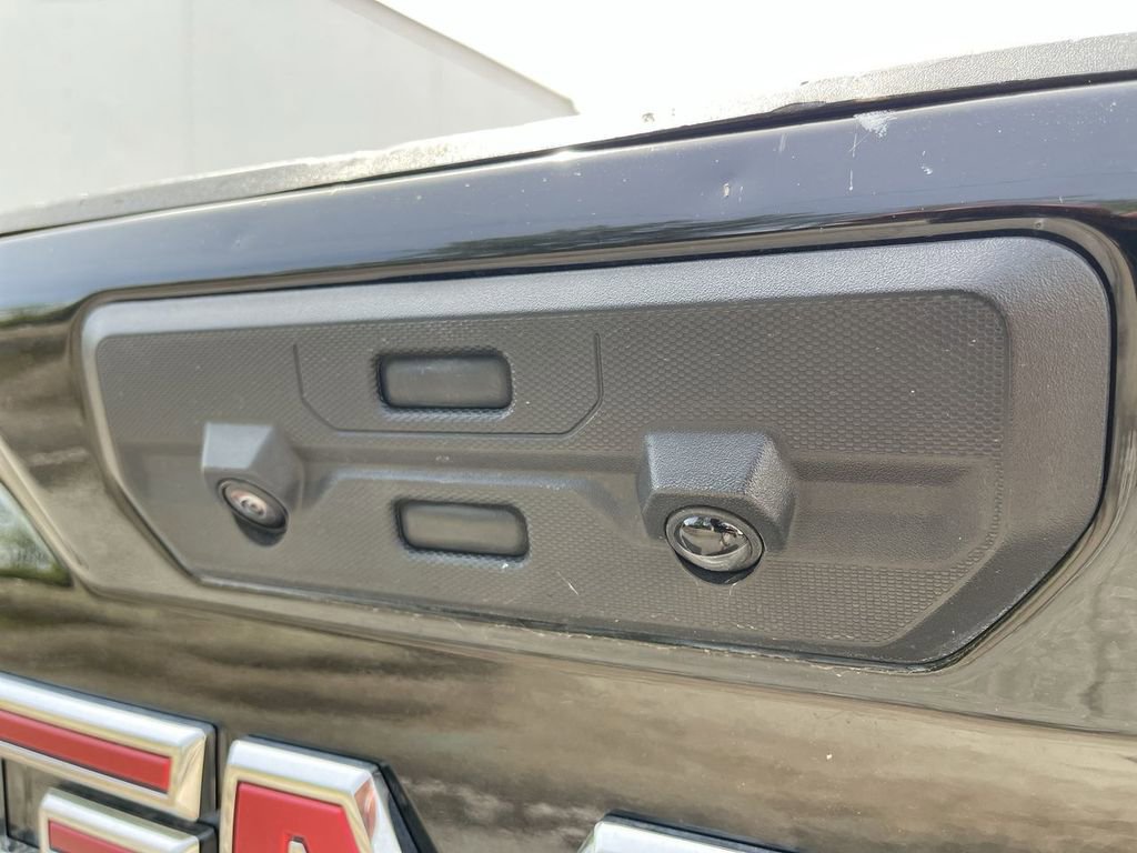 Used 2025 GMC Sierra 3500 SLE w/ SLE Value Package AWD/4WD image 8