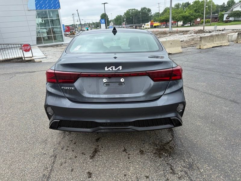 Used 2024 Kia Forte LXS FWD image 7