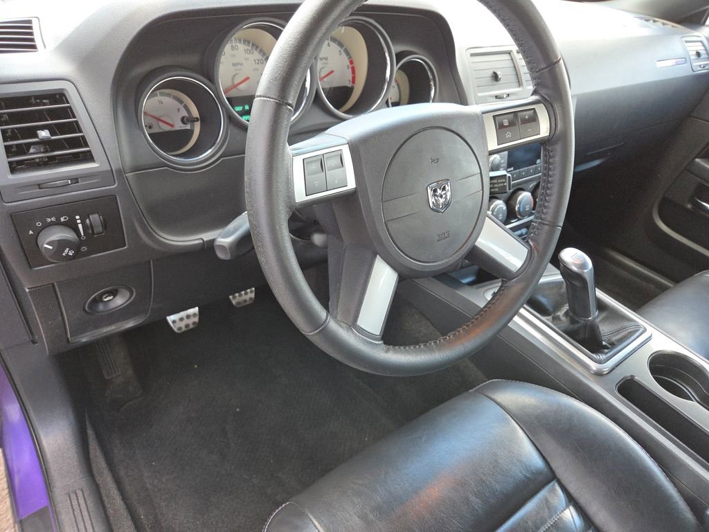 Used 2010 Dodge Challenger R/T RWD image 19