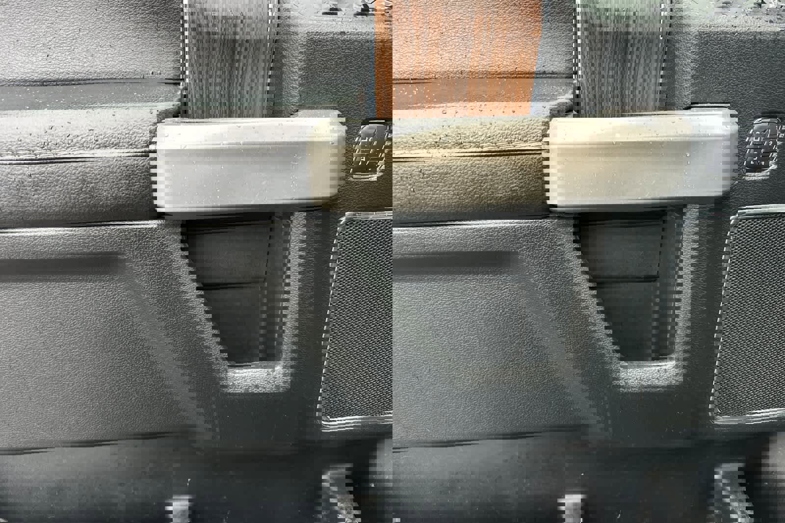 Used 2015 Ford F150 Lariat w/ Equipment Group 502A Luxury image 12