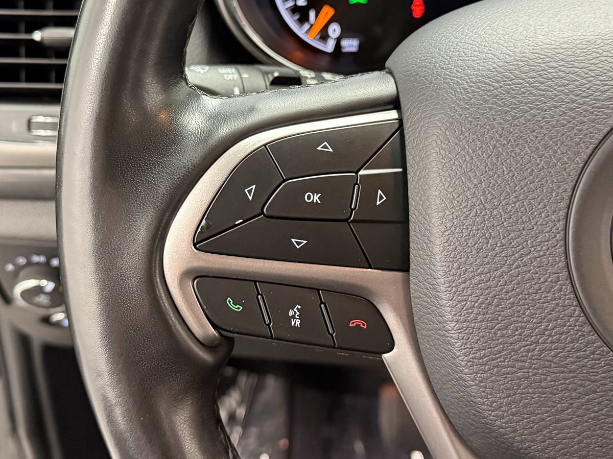 Used 2021 Jeep Grand Cherokee Laredo X AWD/4WD image 16