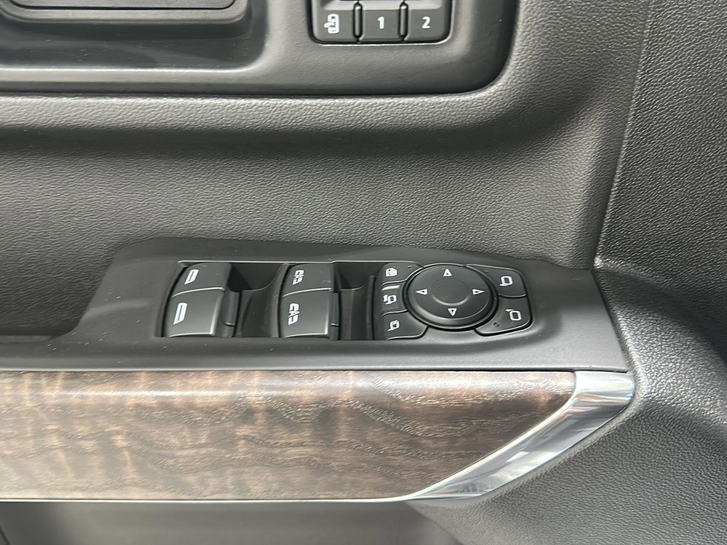 Used 2021 GMC Sierra 2500 Denali w/ Denali Ultimate Package image 19