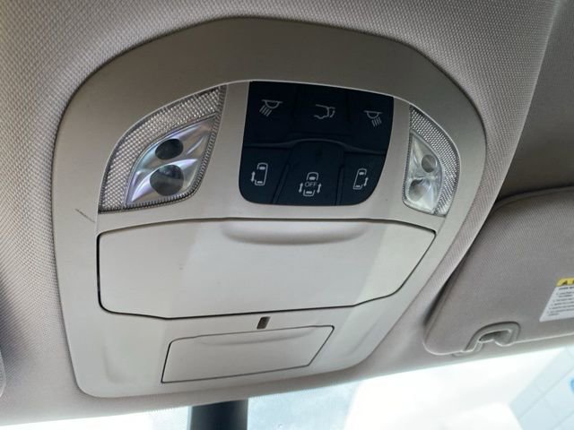 Used 2024 Chrysler Pacifica Touring-L image 31