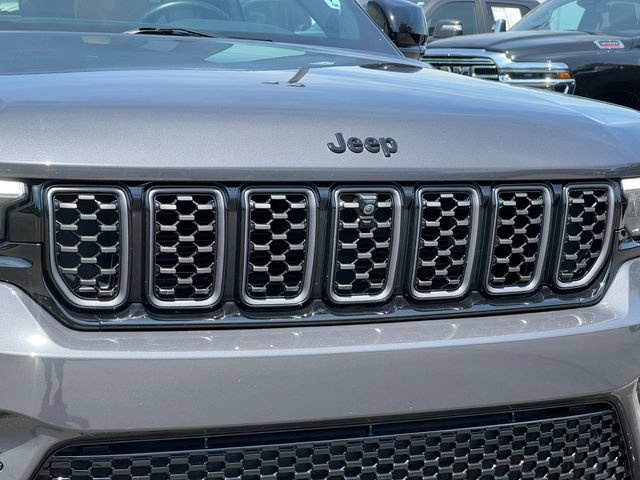 Used 2024 Jeep Grand Cherokee Summit w/ High Altitude Package AWD/4WD image 48