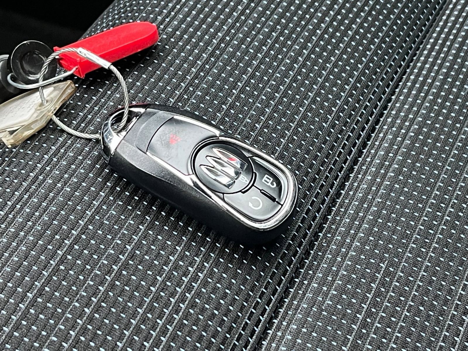 Used 2025 Buick Envista Preferred image 21