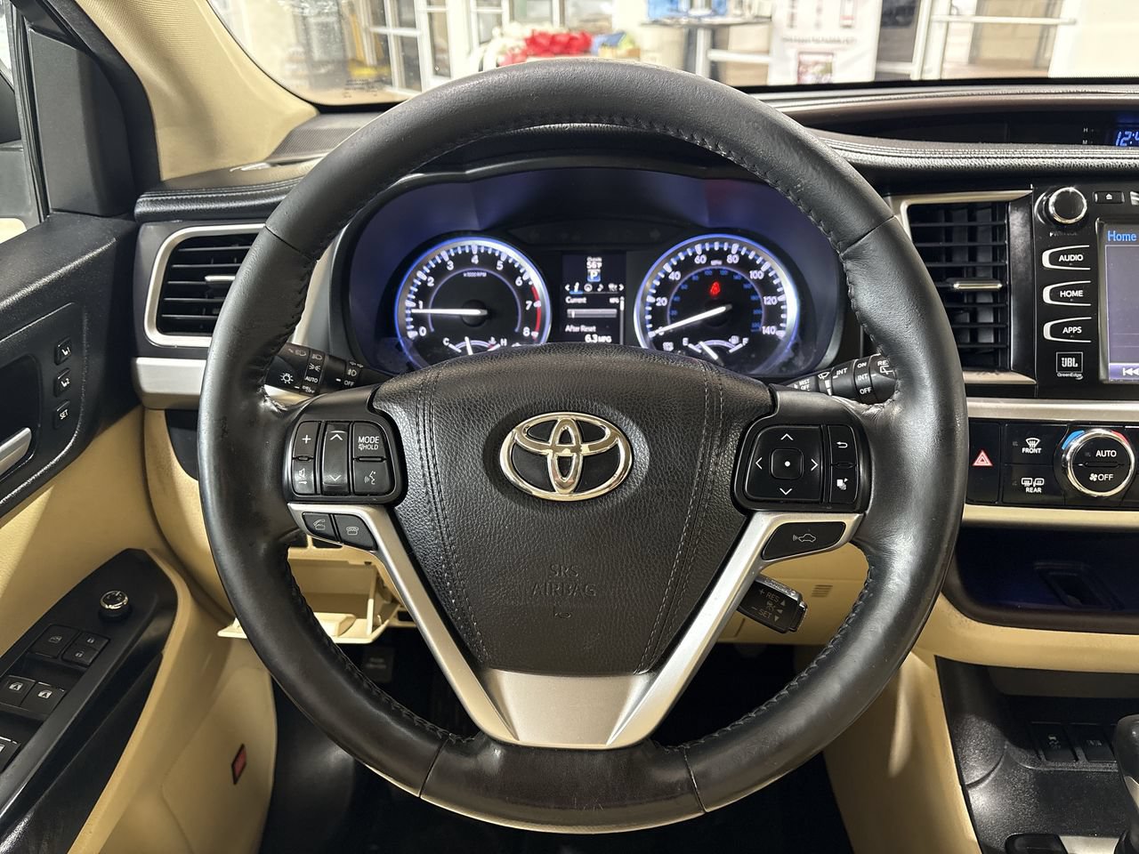 Used 2015 Toyota Highlander Limited Platinum AWD/4WD image 14