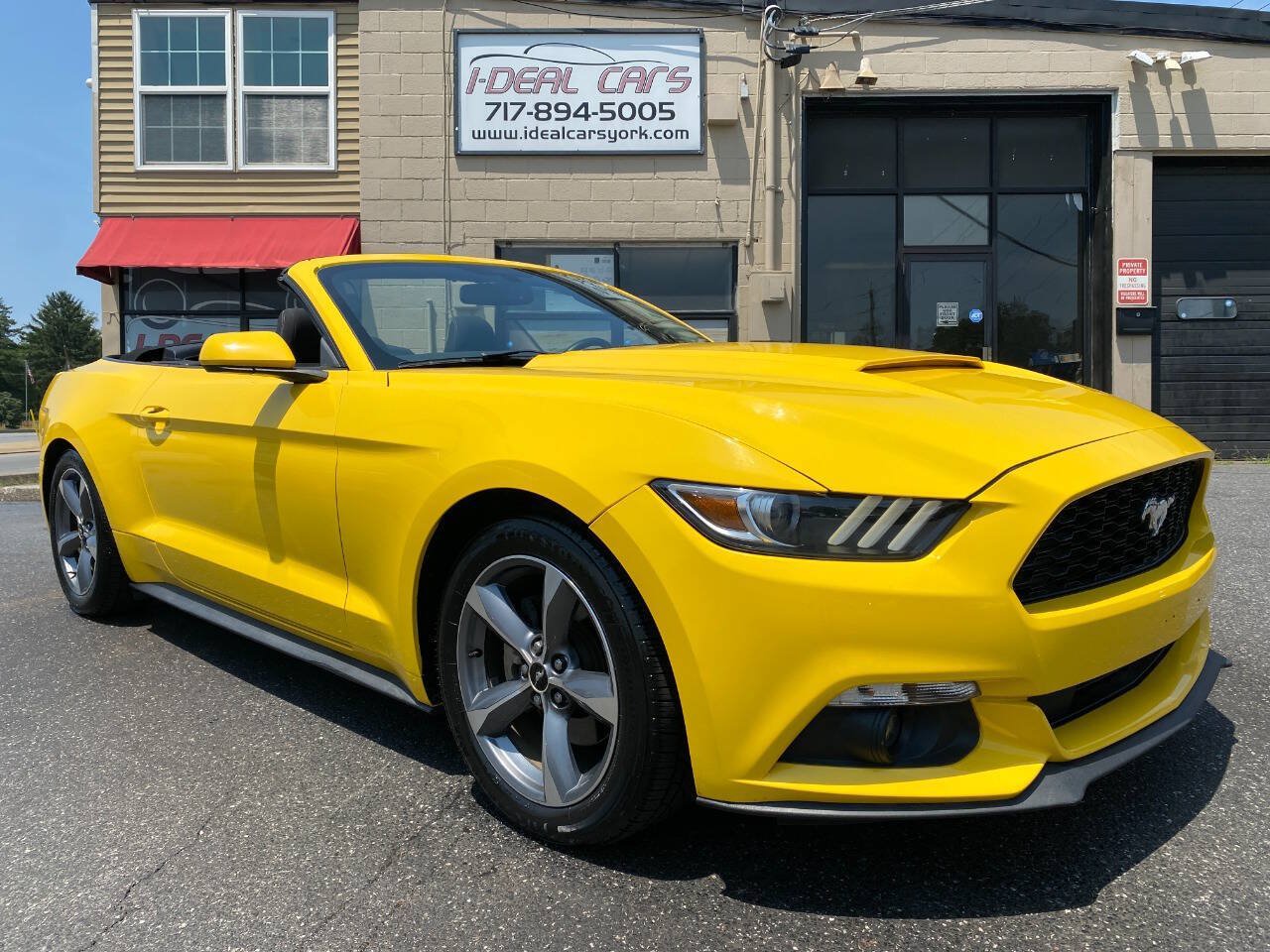 Used 2015 Ford Mustang Convertible w/ Equipment Group 051A RWD image 1