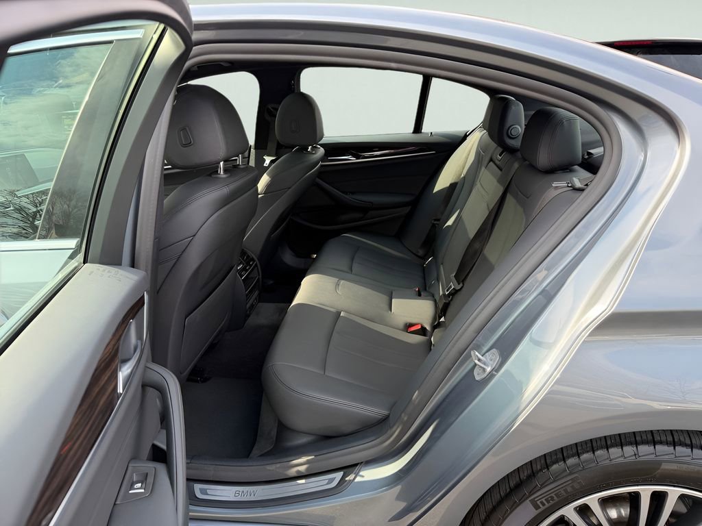 Used 2020 BMW 530i xDrive w/ Premium Package image 34