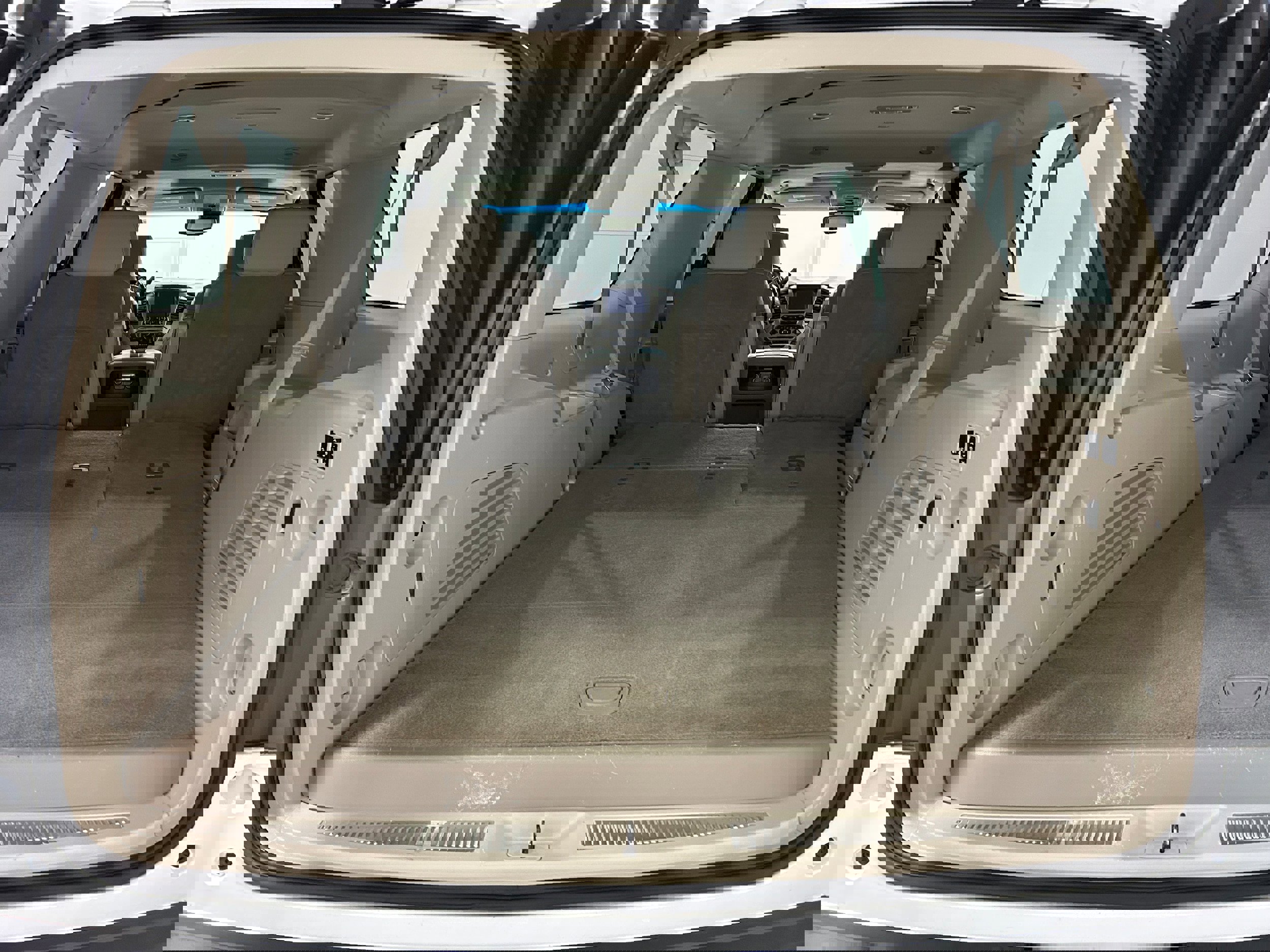 Used 2017 GMC Yukon XL Denali image 36