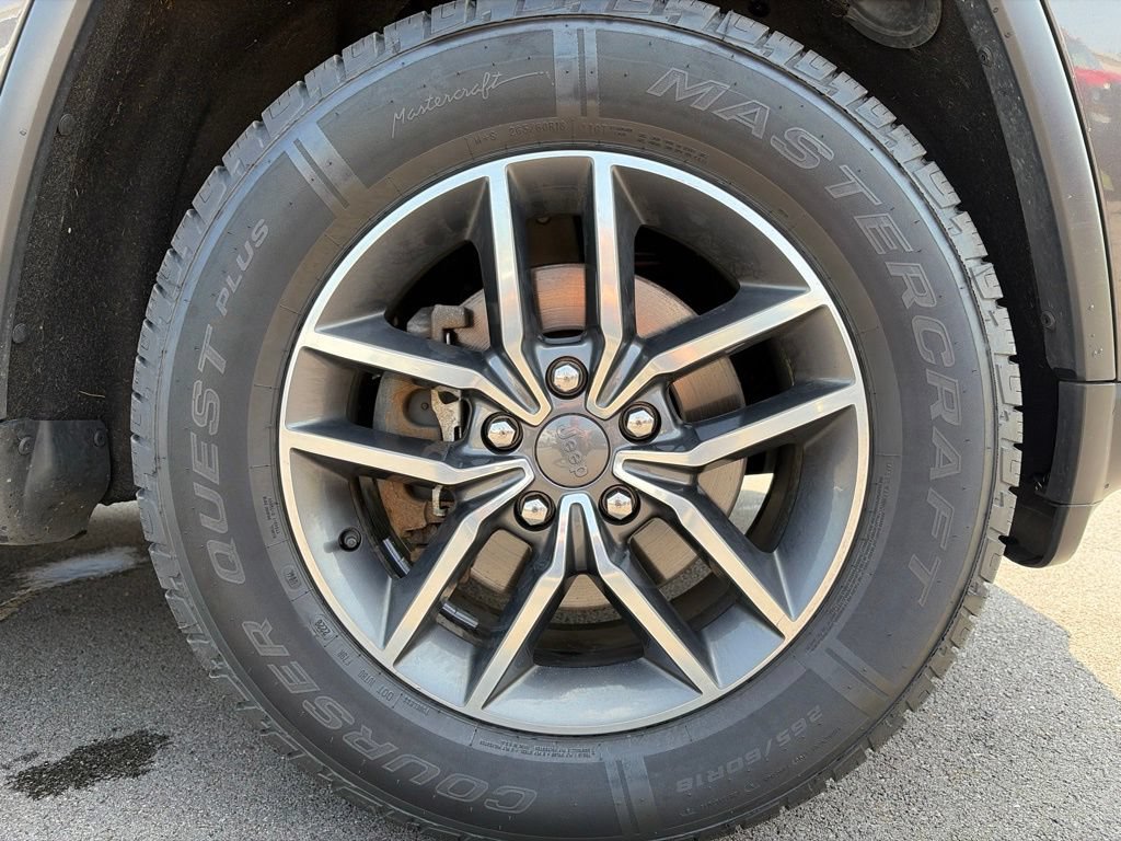 Used 2019 Jeep Grand Cherokee Limited AWD/4WD image 23