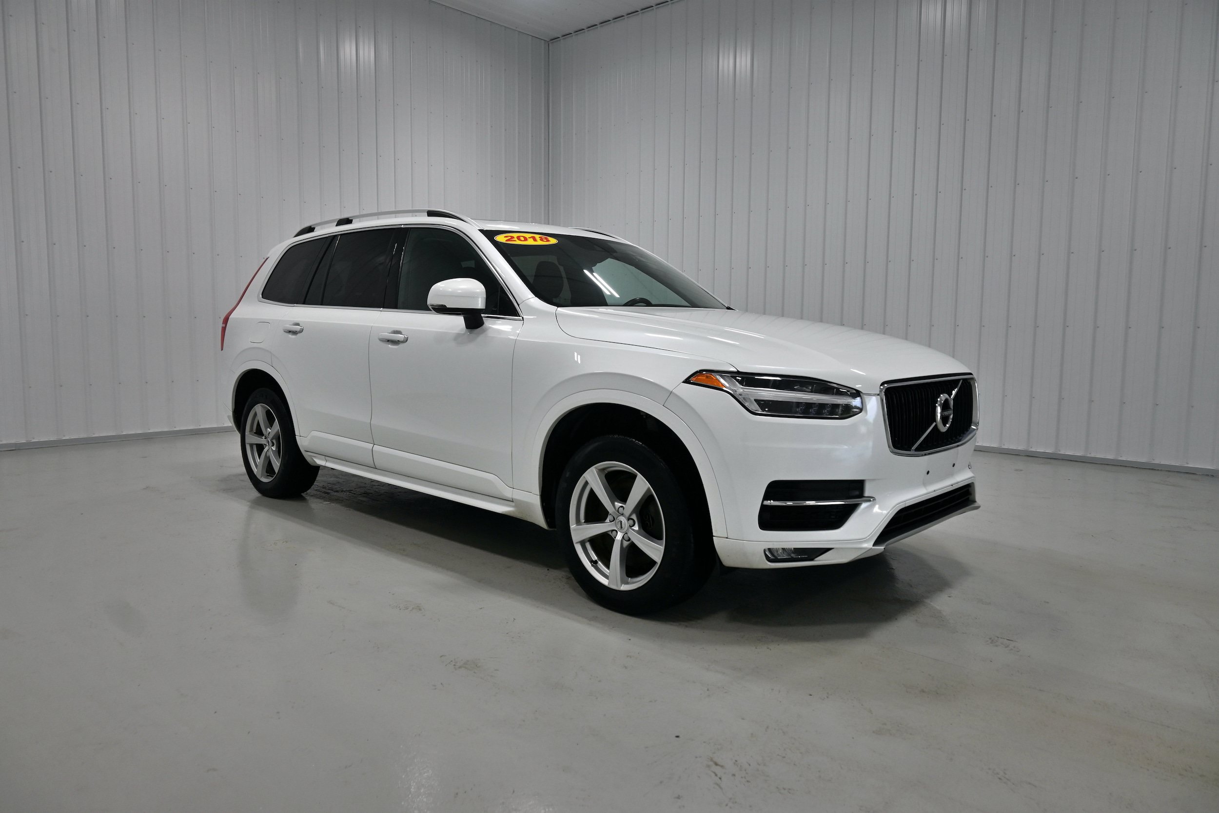 Used 2018 Volvo XC90 T5 Momentum AWD/4WD image 3