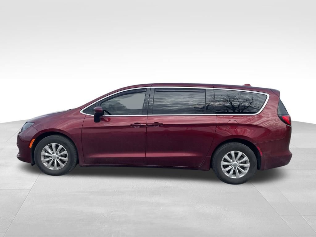 Used 2017 Chrysler Pacifica Touring w/ Tire & Wheel Group image 2