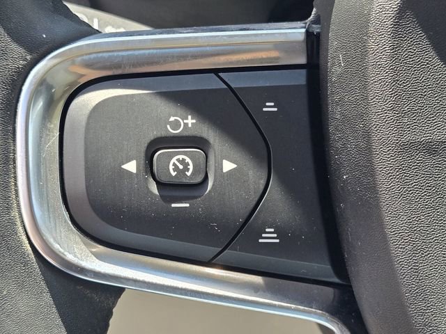 Certified 2023 Volvo XC40 B4 Plus w/ Driver Assist Package FWD image 26