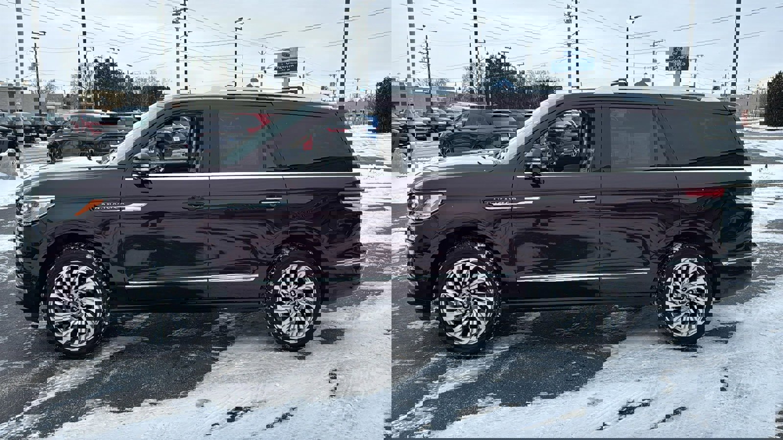 Used 2023 Lincoln Navigator Reserve w/ Equipment Group 201A image 9