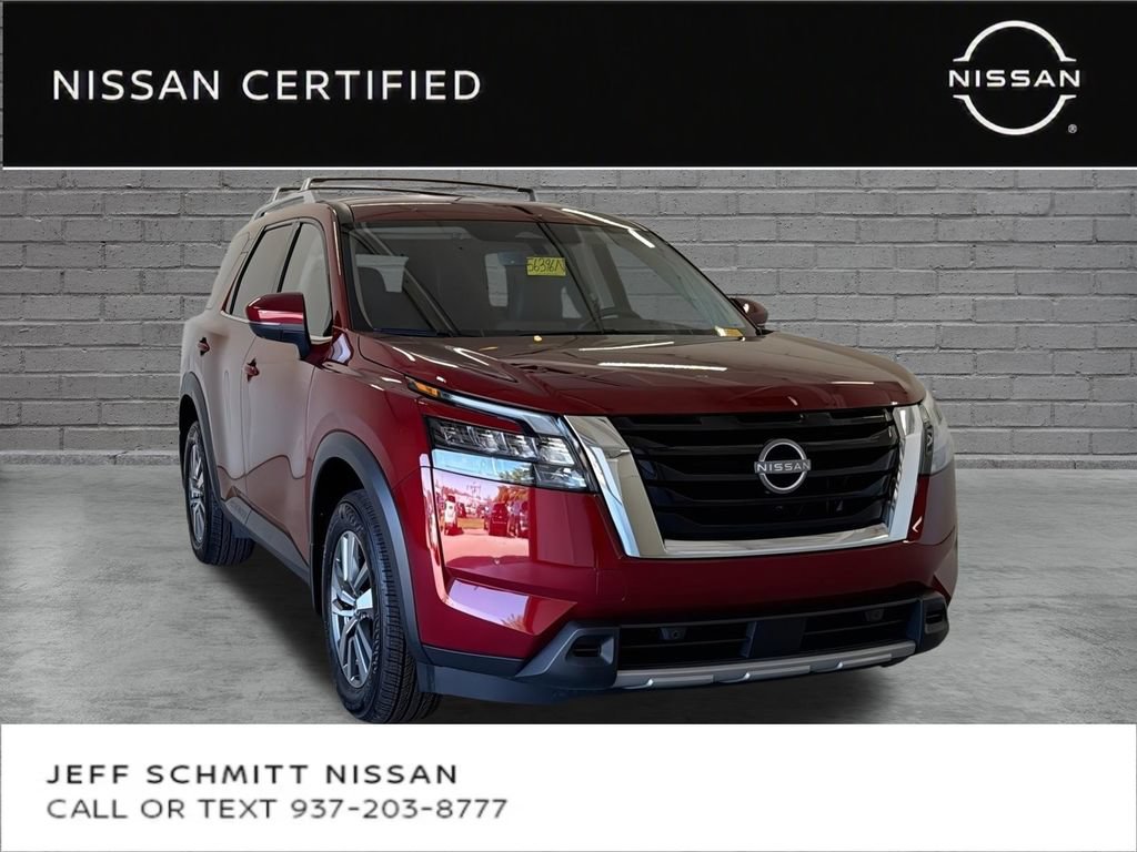Certified 2025 Nissan Pathfinder SL AWD/4WD image 1