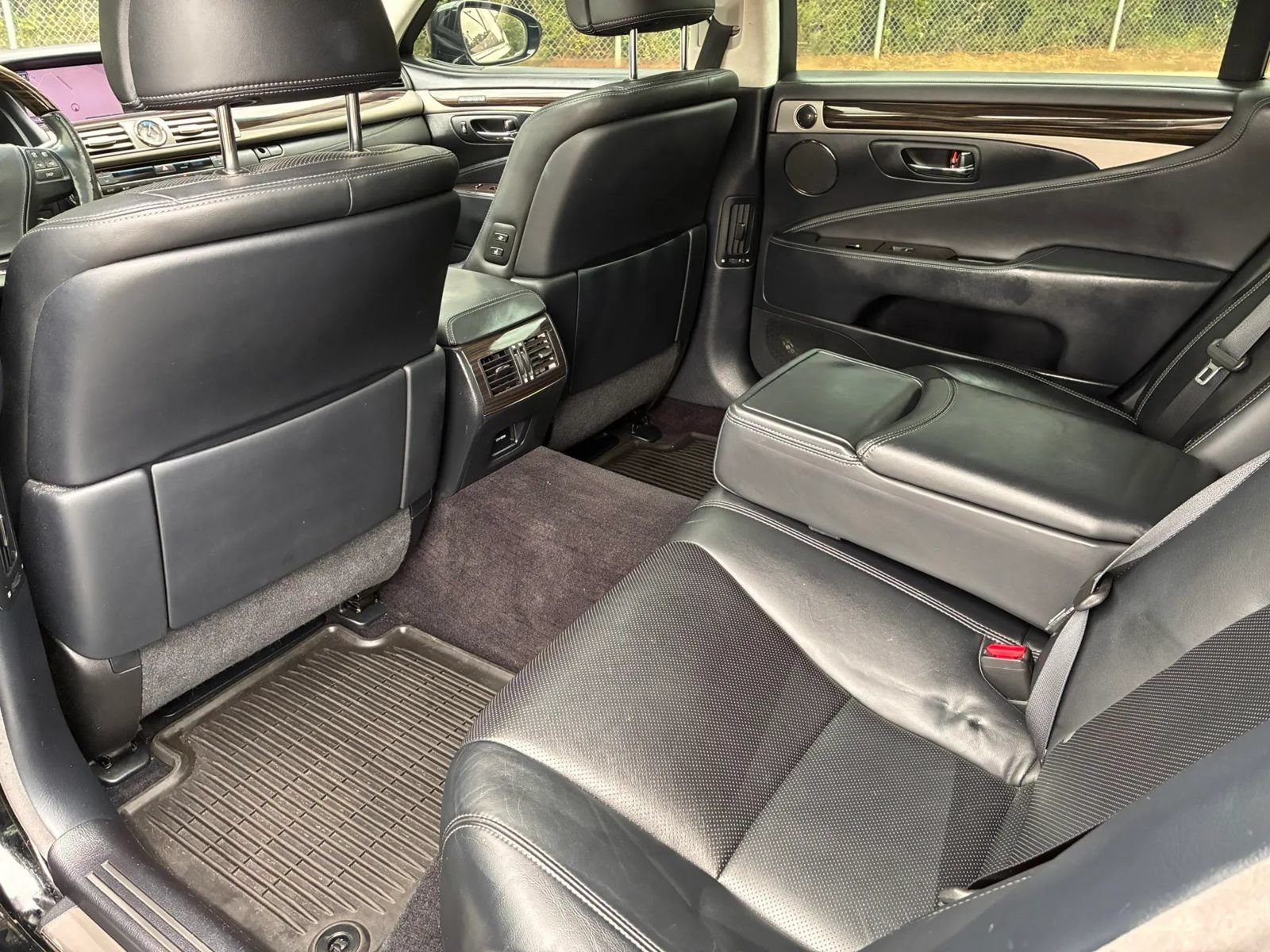 Used 2013 Lexus LS 460 L w/ All-Weather Pkg RWD image 38